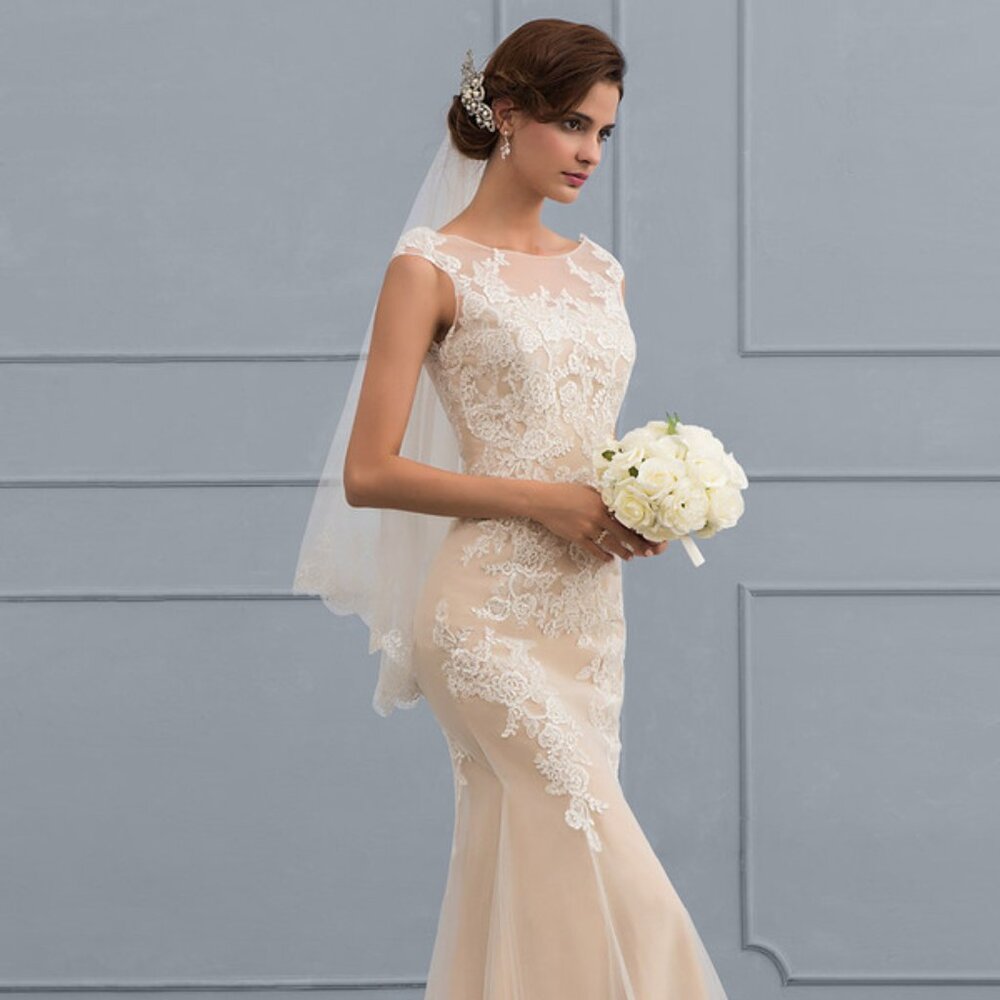 Trumpet/Mermaid Scoop Floor-Length Tulle Lace Wedding Dress